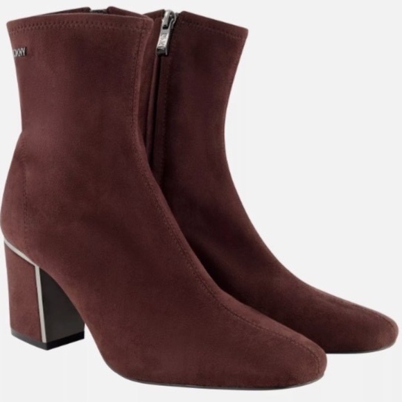 Share  New DKNY Women's Cavale Bootie Ankle Heeled Boot Sleek Classy Size 8 - Picture 1 of 5